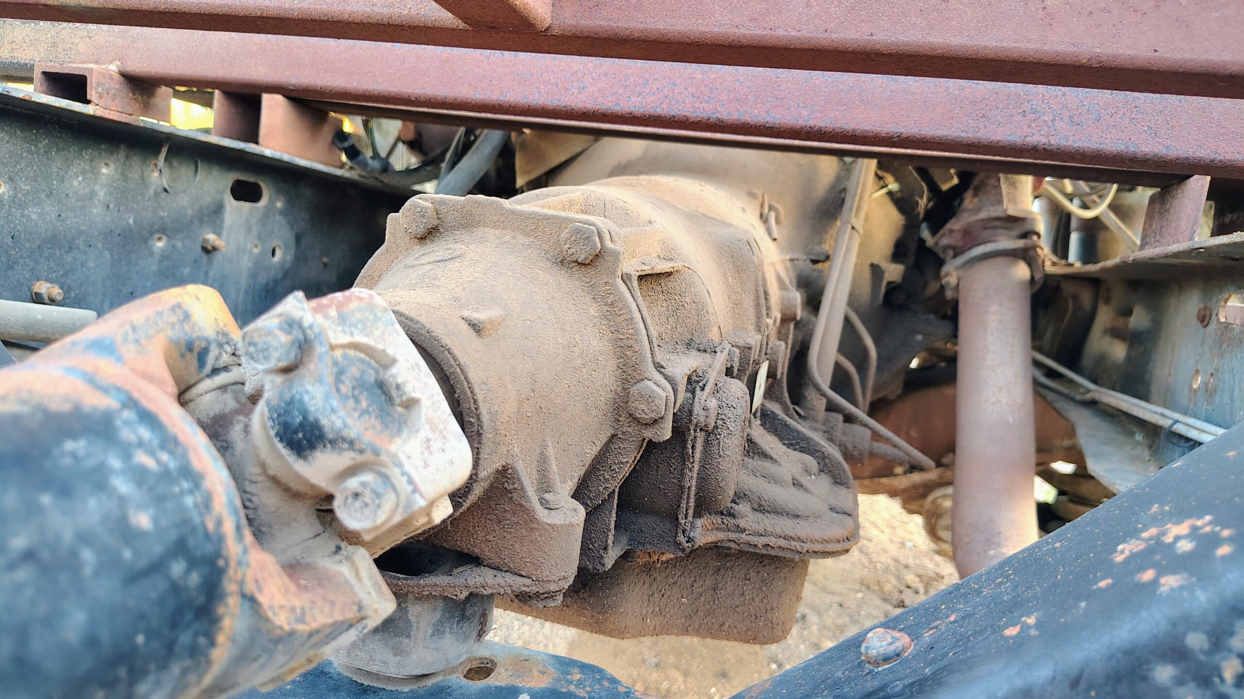 Chevrolet GM Turbohydramatic 400 TH400 Turbo 400 2WD Complete Used Transmission - Image 3